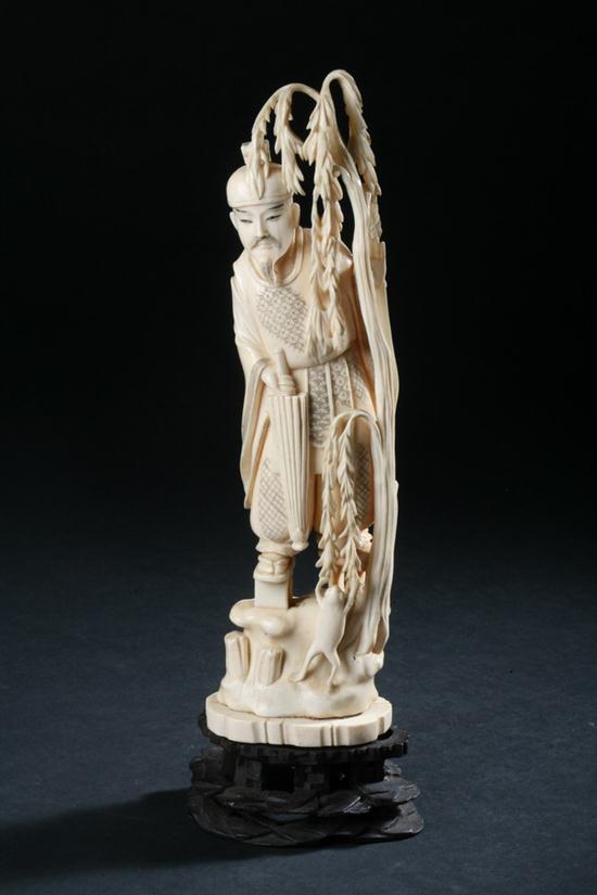 JAPANESE IVORY OKIMONO OF A MAN AND