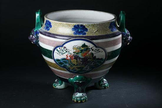 JAPANESE KUTANI PORCELAIN JARDINI?RE.