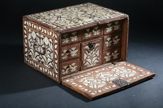 SYRIAN IVORY INLAID BOX 19th century  16ee40