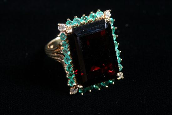 18K YELLOW GOLD GARNET EMERALD 16eee0