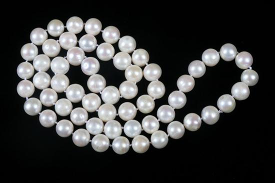 ENDLESS STRAND PEARL NECKLACE.