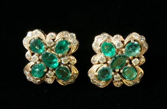 PAIR YELLOW GOLD EMERALD AND DIAMOND 16ef07