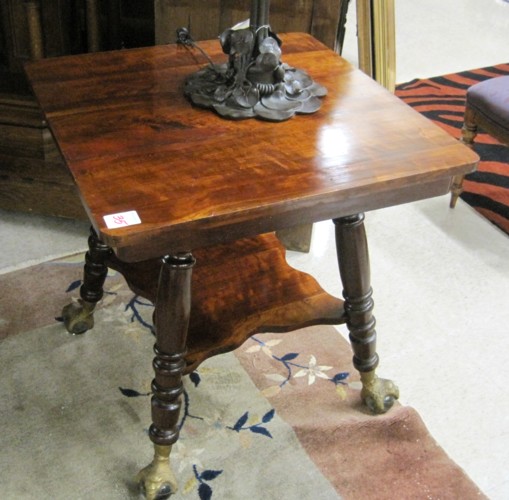 LATE VICTORIAN MAHOGANY LAMP TABLE 16efd2