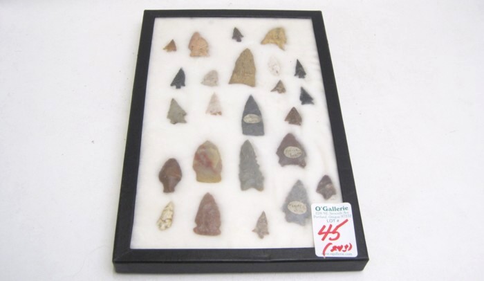 CASED COLLECTION OF NATIVE AMERICAN 16efdc