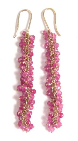 PAIR OF RUBY AND YELLOW GOLD EARRINGS 16f0a4