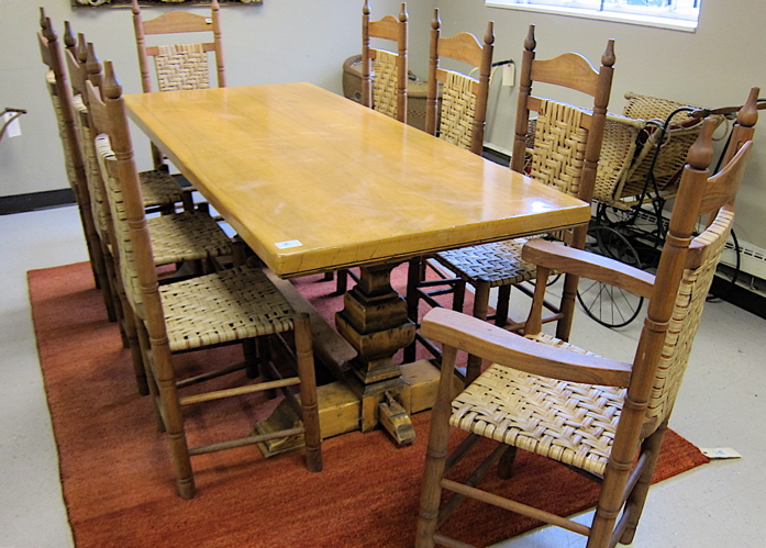 TRESTLE BASE MAPLE BANQUET TABLE