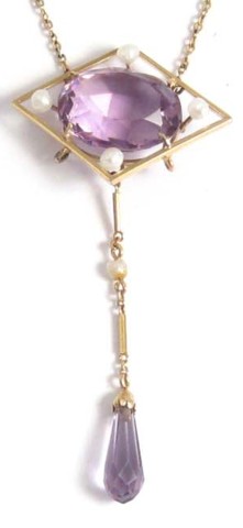 AMETHYST AND SEED PEARL PENDANT 16f103