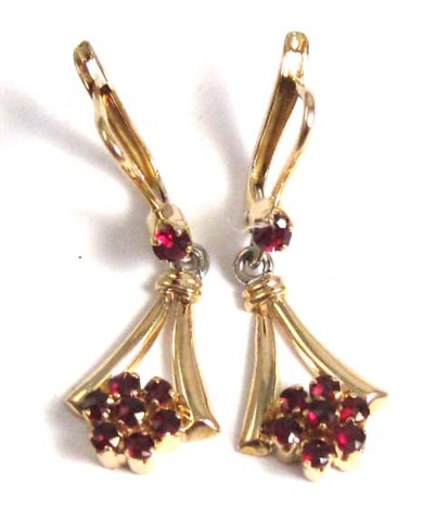 PAIR OF GARNET PENDANT EARRINGS 16f142