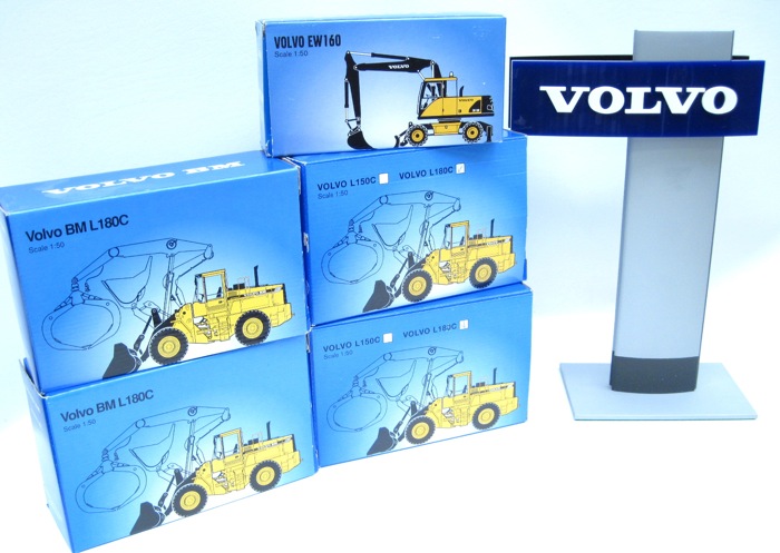 FIVE DIECAST SCALE MODELS OF VOLVO
