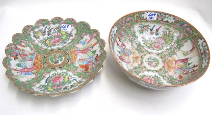 TWO CHINESE ROSE MEDALLION BOWLS  16f204
