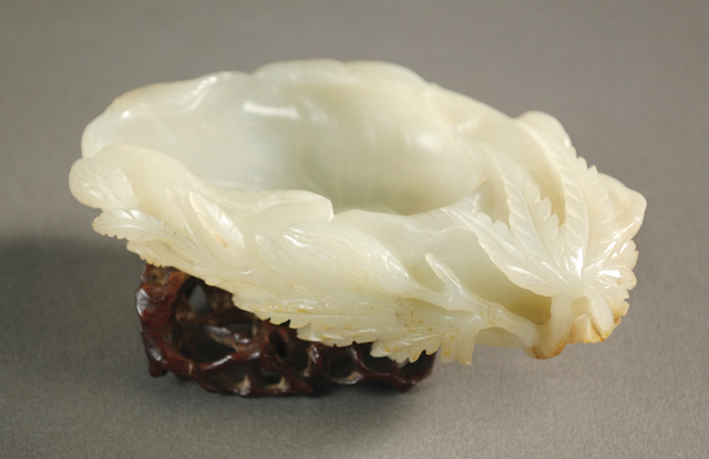 NEPHRITE JADE CARVED WATER LILY 16f21b