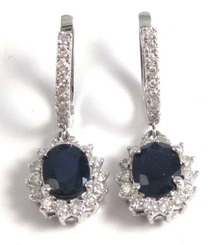 PAIR OF SAPPHIRE AND DIAMOND EARRINGS 16f23d