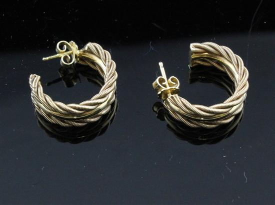 A pair of 18ct gold hoop earrings 171a48