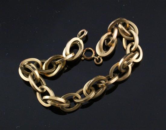 A stylish 18ct gold oval link bracelet