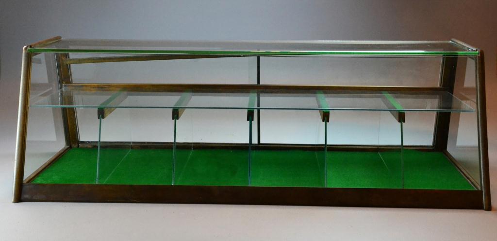 Contemporary Glass Topped Display 171b77
