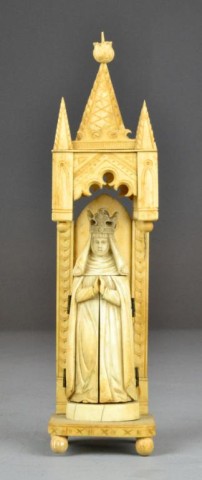 A Fine European Carved Ivory TryptichIn 171d8e