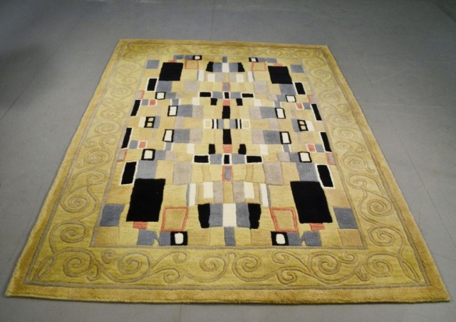 AREA RUG IN STYLE OF GUSTAVE KLIMTAttractive