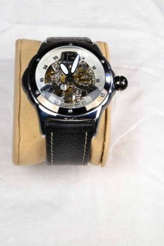 STUHRLING MEN'S WATCH W/ MOD NUMBERSHandsome