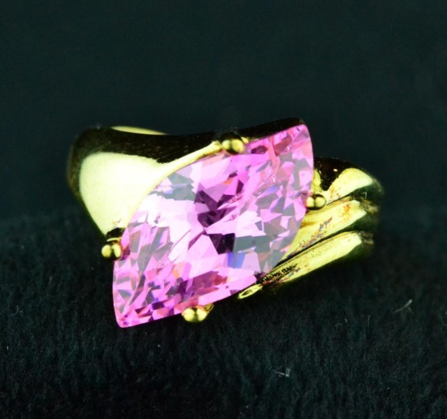 LADY S PINK STONE RINGOval pink 171e6c