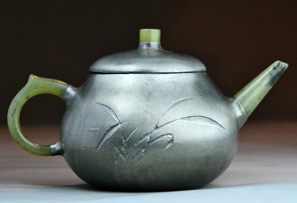 Chinese Pewter & Jade Tea PotThe pewter