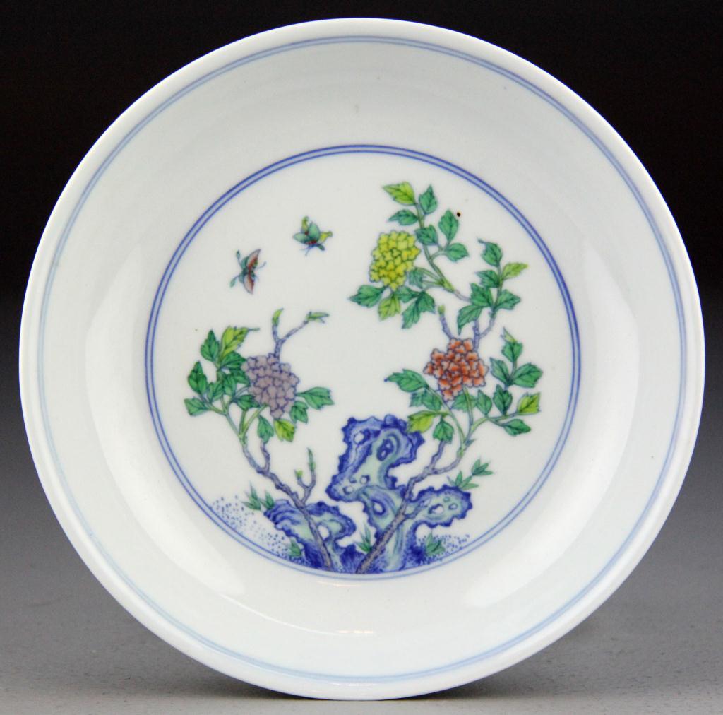 A Fine Chinese Du Cai Porcelain