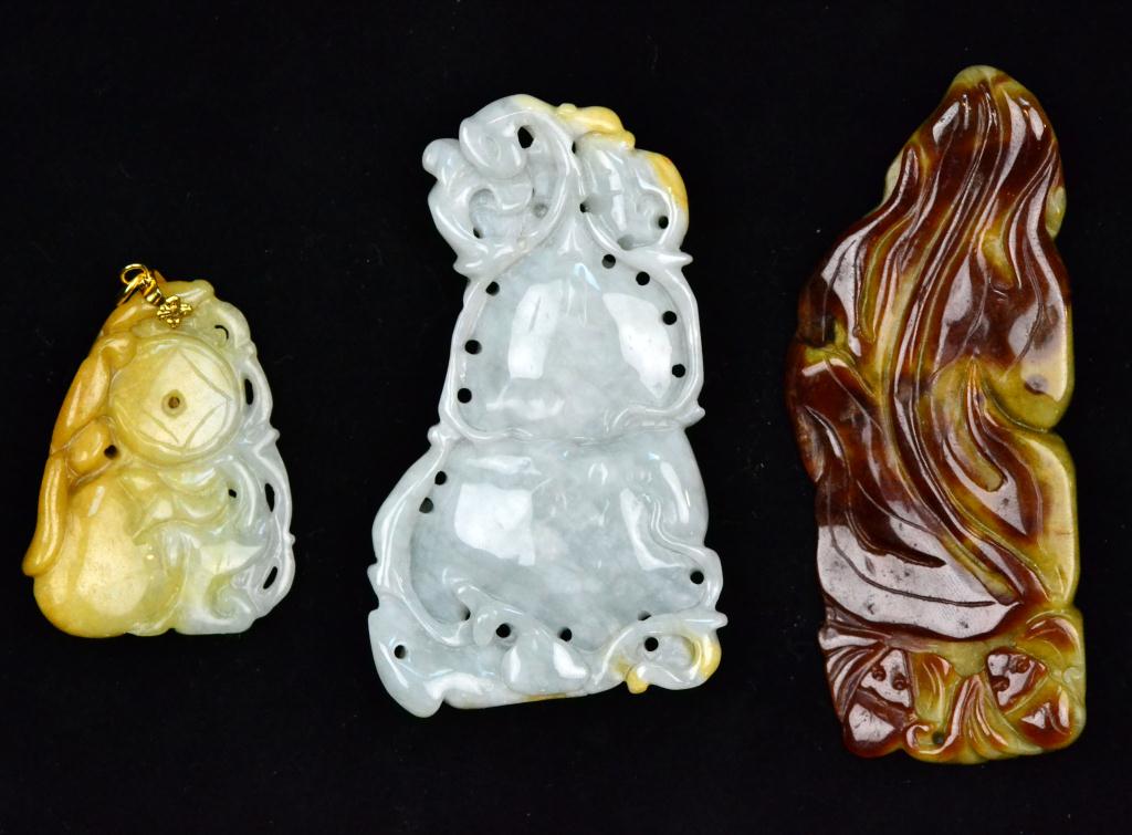  3 Chinese Qing Carved Jade PendantsFinely 171fb1