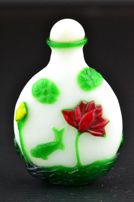 Chinese Peking Glass Snuff BottleFinely 172004