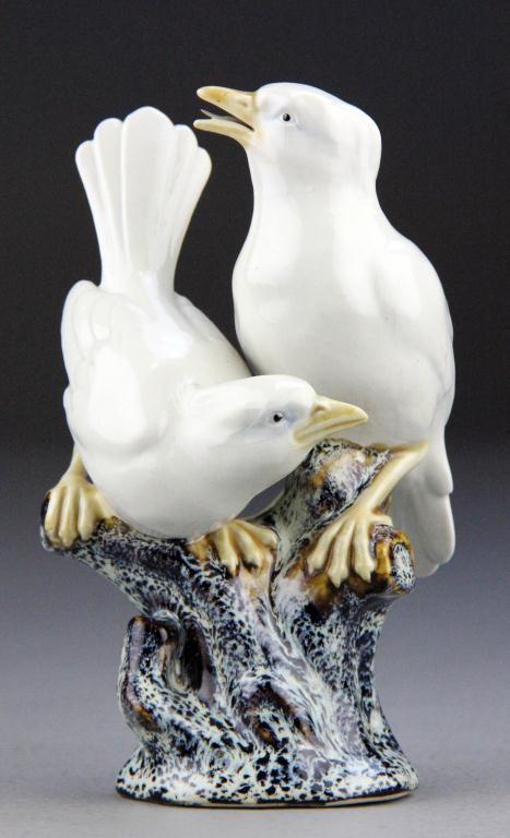 Chinese Glazed Porcelain Bird GroupDepicting 17202c