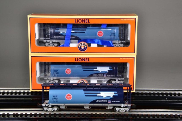 (3) LIONEL UNION PACIFIC HOPPERIncluding