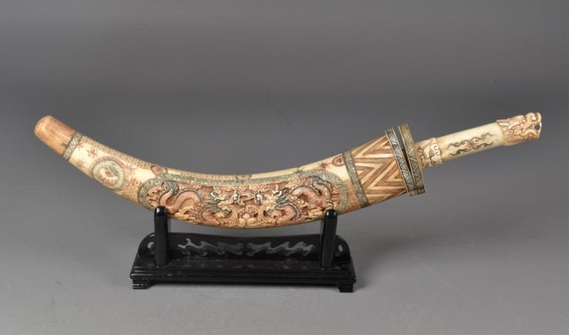 Chinese Polychormed Painted Bone 172189