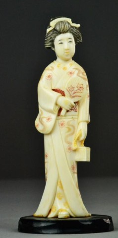 Japanese Ivory Carving of Geisha 17219b