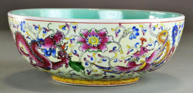 A Chinese Famille Rose Porcelain 1721c2