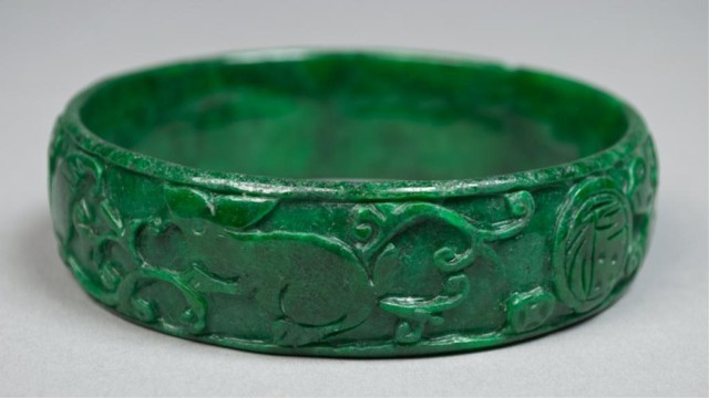 Chinese Carved Jade BangleFinely