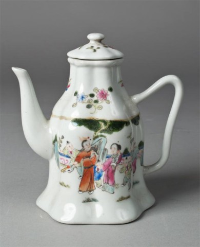 A Fine Chinese Famille Rose Tea 172203