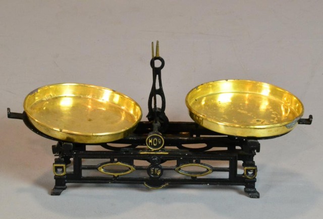 Antique Iron and Brass ScaleCast 17224e