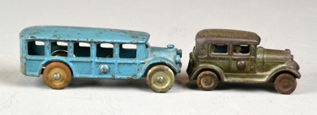  2 Antique Cast Iron Toys Including 1722c7