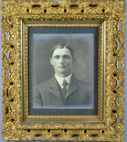 FRAMED PHOTO OF CIRCA 1920'S MANNicely