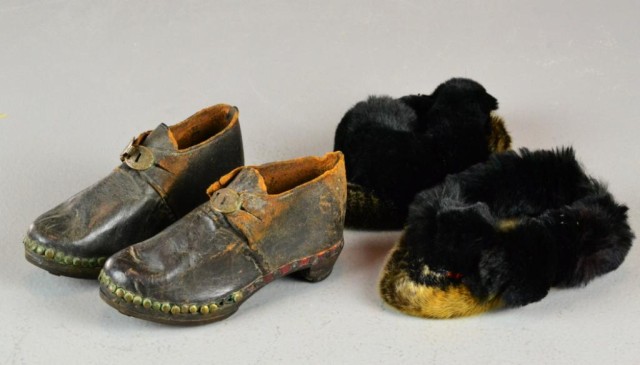  2 Antique Shoes Slippers leather 172314