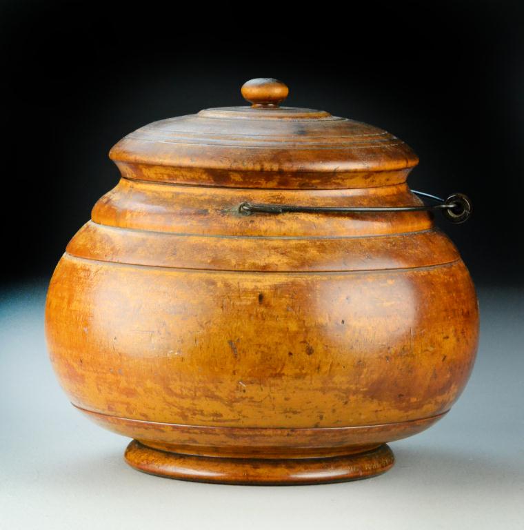 A Very Large Peaseware Turned Wood 17239b