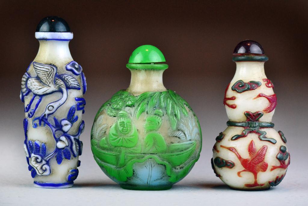  3 Chinese Peking Glass Snuff 1725e9