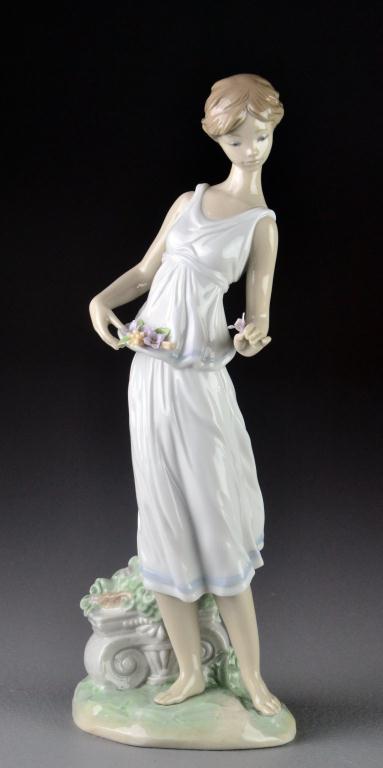 Lladro Porcelain Figurine ''Flowers