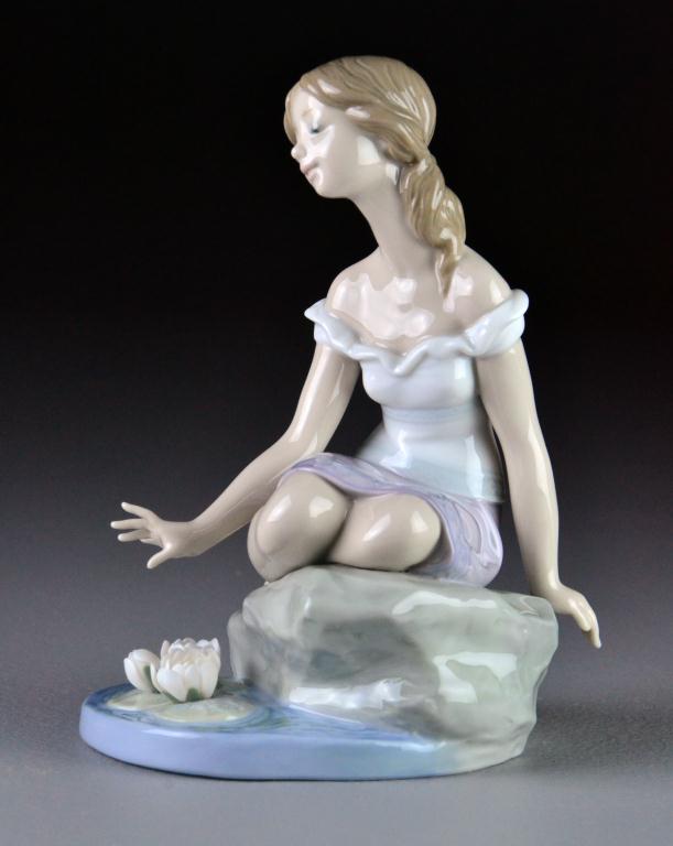 Lladro Porcelain Figurine ''Reflections