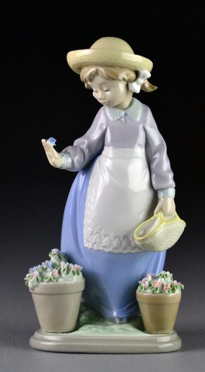 Lladro Porcelain Figurine Girl with