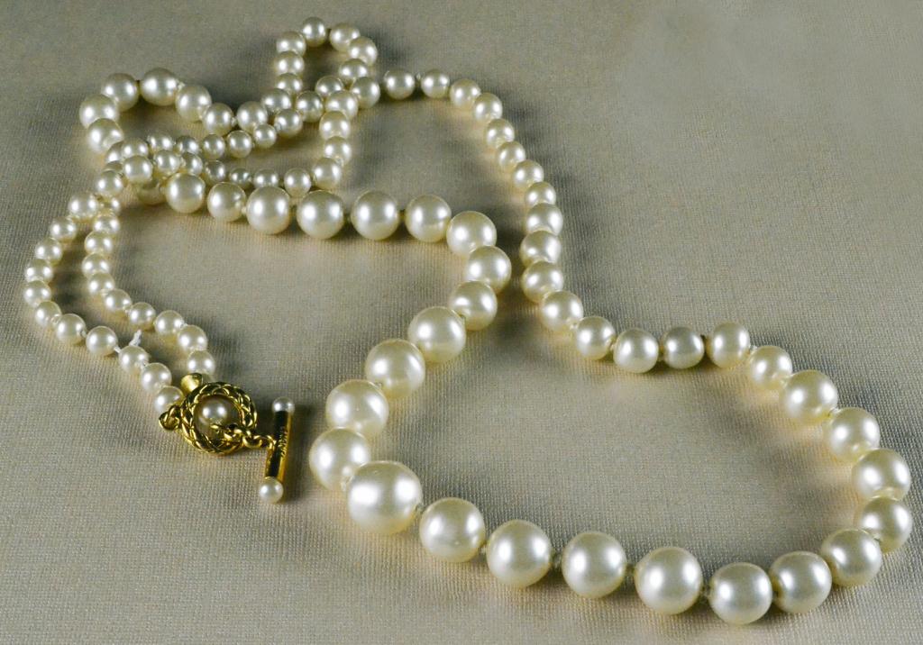 Chanel Vintage Graduated Faux Pearl