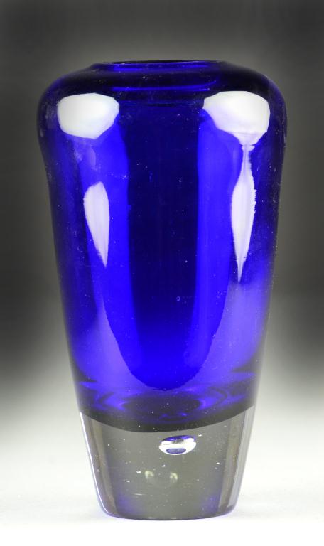 Stueben style Cobalt Blue Art Glass 172664