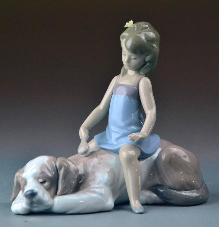 Lladro Figure of Girl Brushing 172764