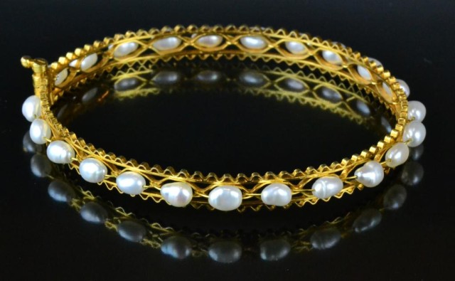 18K Gold Sea Pearl Bangle BraceletA 172872