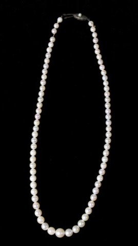 Cultured Pearl Necklace73 graduated