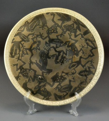 An American Art Pottery Frog BasinThe 1729a7