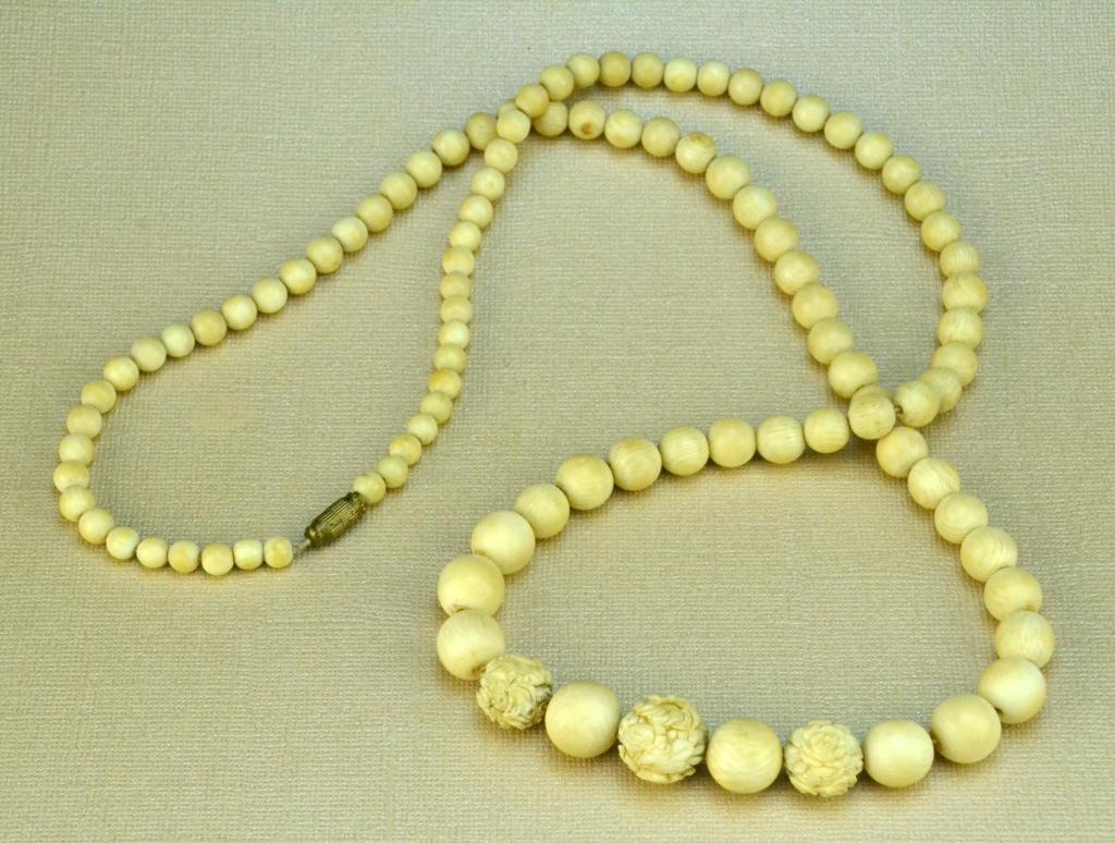 Chinese Carved Ivory NecklaceConsisting 172ac9